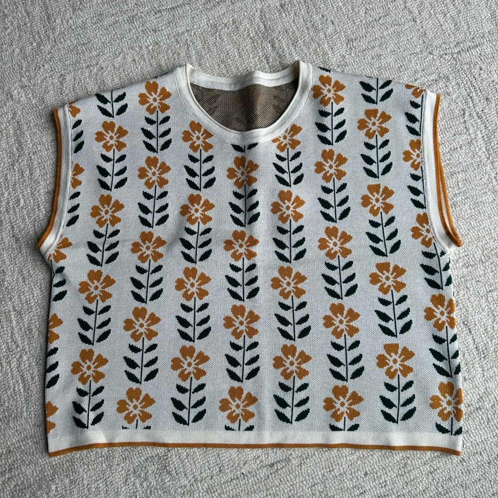 Floral Knit Sleeveless Sweater